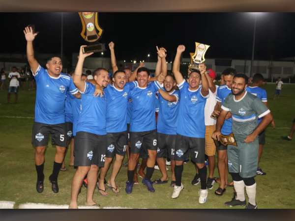 Finais da Copa Taxiquim de Futebol movimentam o domingo no Estádio Carneirão